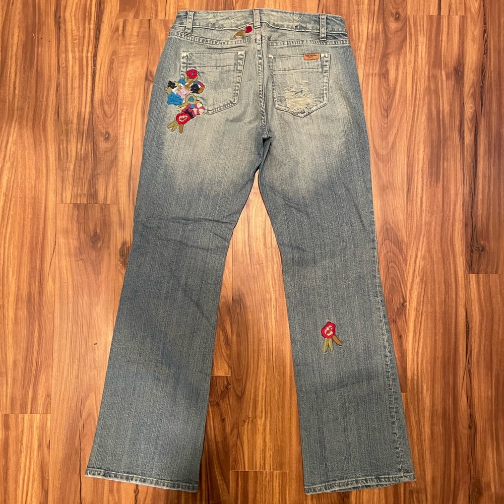 Vertigo Paris Size 4 Flower Embroidered Jeans
